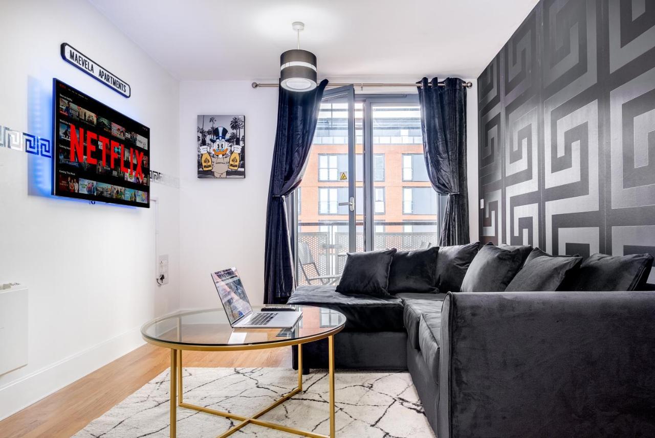 Maevela Apartments - Arcadian Versace Themed Apt ☆ Huge Balcony / Free Parking → Free Netflix -2 Min Walk From Birmingham Hippodrome Theatre, Arcadian, China Town, Sidewalk Club, Gay Village, 5 Mins From New Street Train Station - Birmingham Grand Ce Luaran gambar
